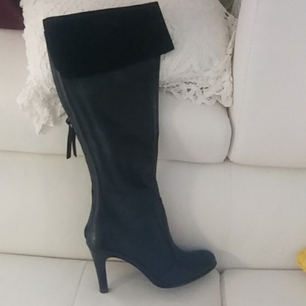 Boots by Ralph Lauren - Picture 2 of 4